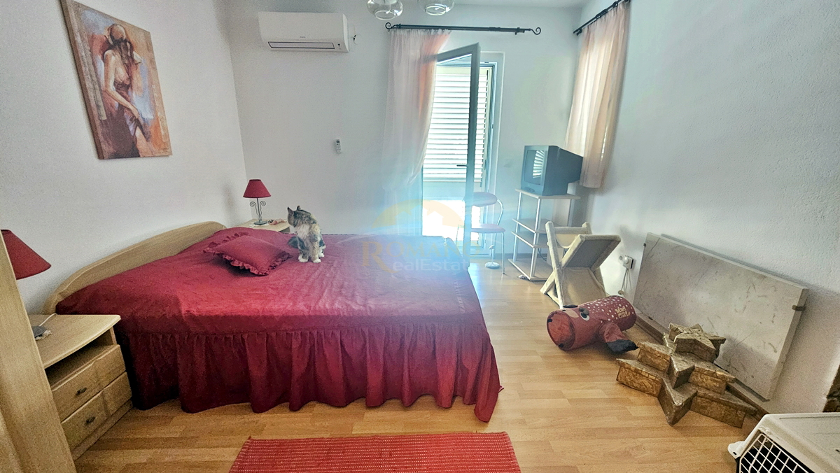 Bellissima casa dalmata a Sevid in ottima posizione con piscina e vista